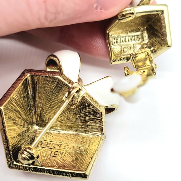 Heidi Daus Gift Shaped Pin and Clip On Earrings Set w/ Swarovski Crystal + Pearl - Picture 16 of 17